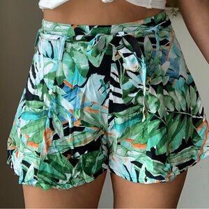 Jurassic World Rayon Tropical Leaf Print High Waisted Shorts Size Large